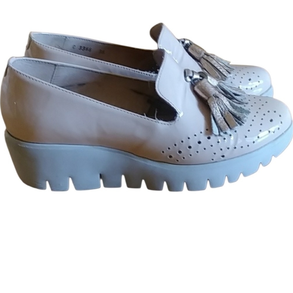 Wonders fly Memory Gel made in spain nude patent leather platform loafers